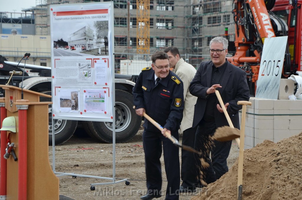 Erster Spatenstich Neues Feuerwehrzentrum Koeln Kalk Gummersbacherstr P120.JPG - Miklos Laubert